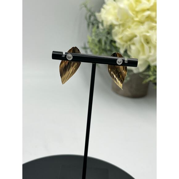 Vintage 14K Signed Yellow Gold Leaf Ribbed Curved Textured Organic Earrings - Picture 12 of 15